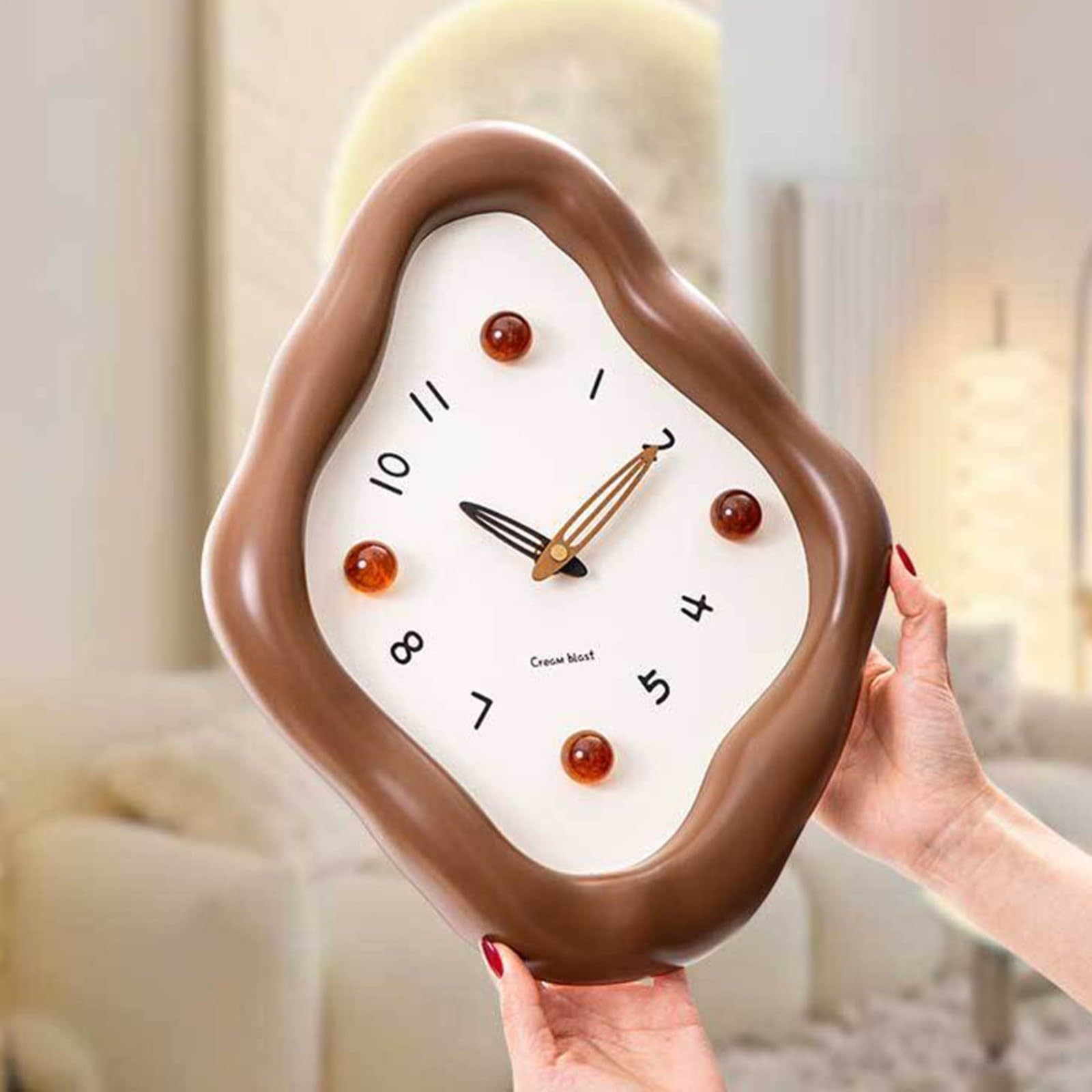 Reloj de pared de 12 pulgadas, diseño moderno de rombos, silencioso, sin tictac, funciona con pilas, con números negros, para sala de estar, dormitorio, cocina, cocina (palma de azúcar)