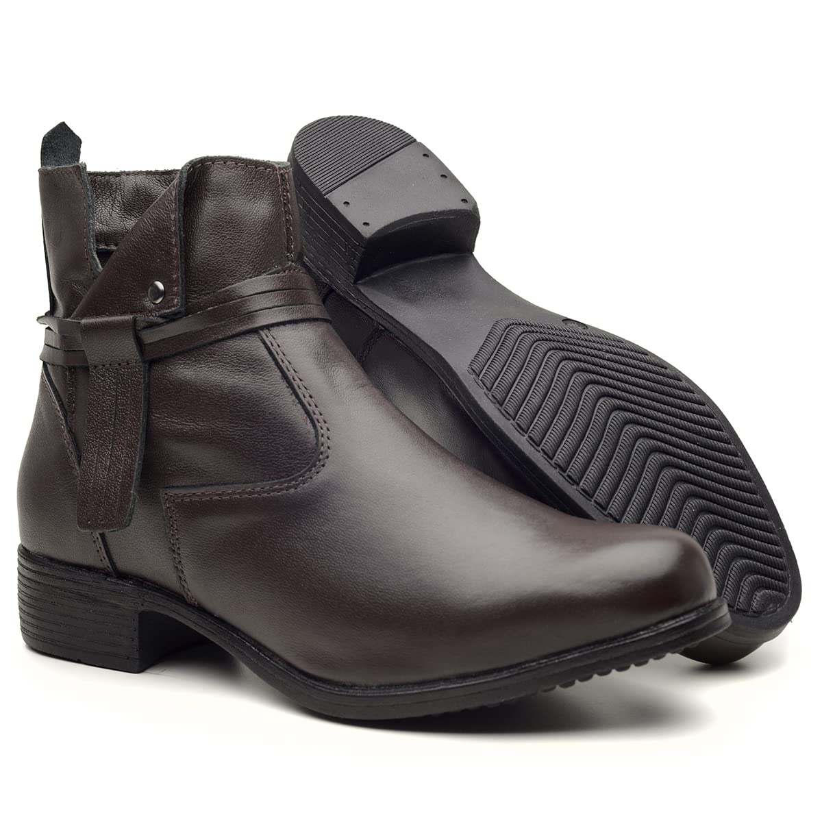 Bota Feminina Cano Curto em Couro Legítimo Coturno com Ziper em promoção! Veja a oferta e mais achadinhos de Botas 3 Hoje é o melhor dia para comprar Bota Feminina Cano Curto em Couro Legítimo Coturno com Ziper com aquele preço maroto! Promoção! Aproveite a oferta! 3