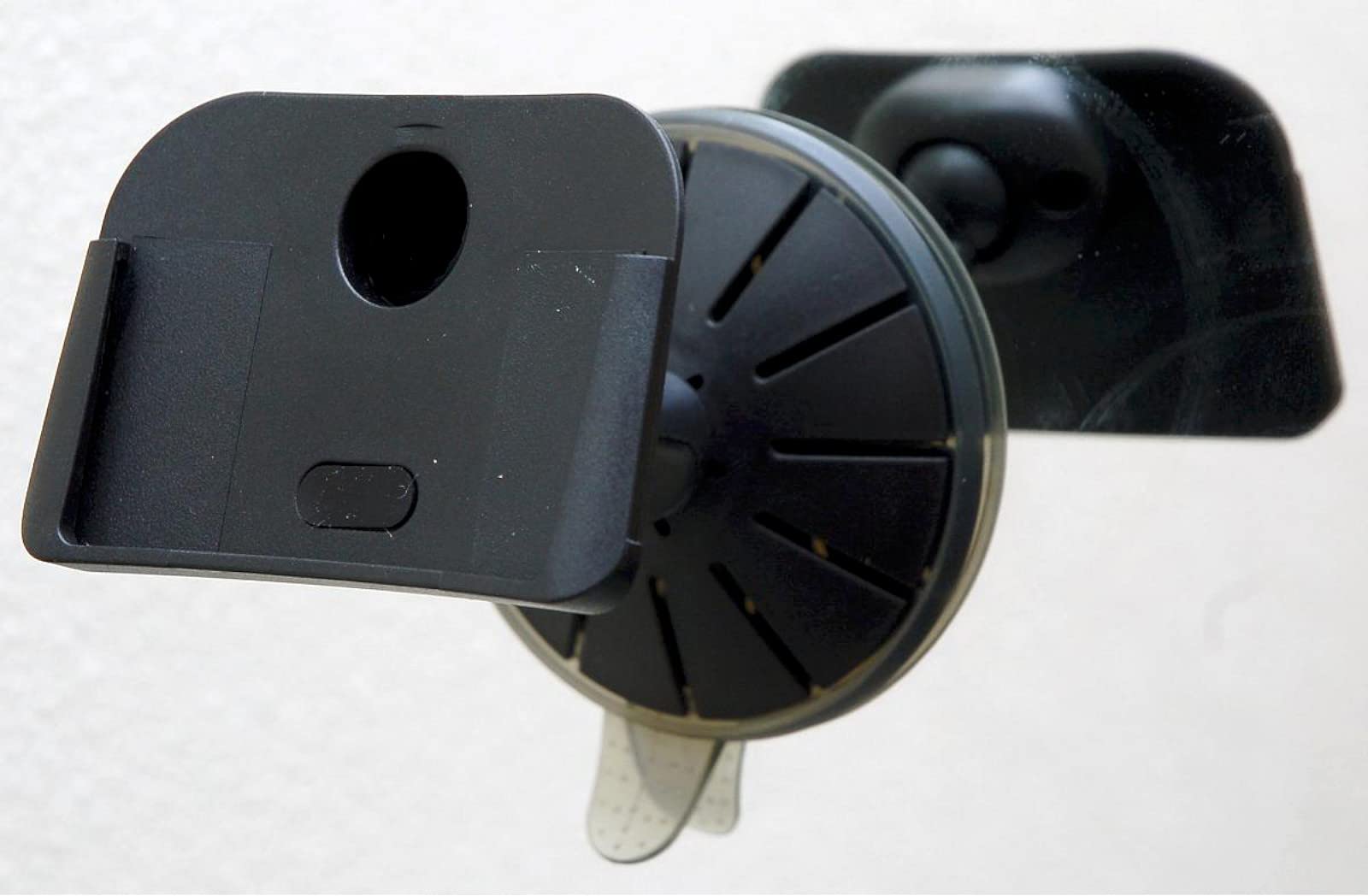 Window Suction Car Mount for Tomtom ONE XL & ONE XLS Navigation GPS Unit