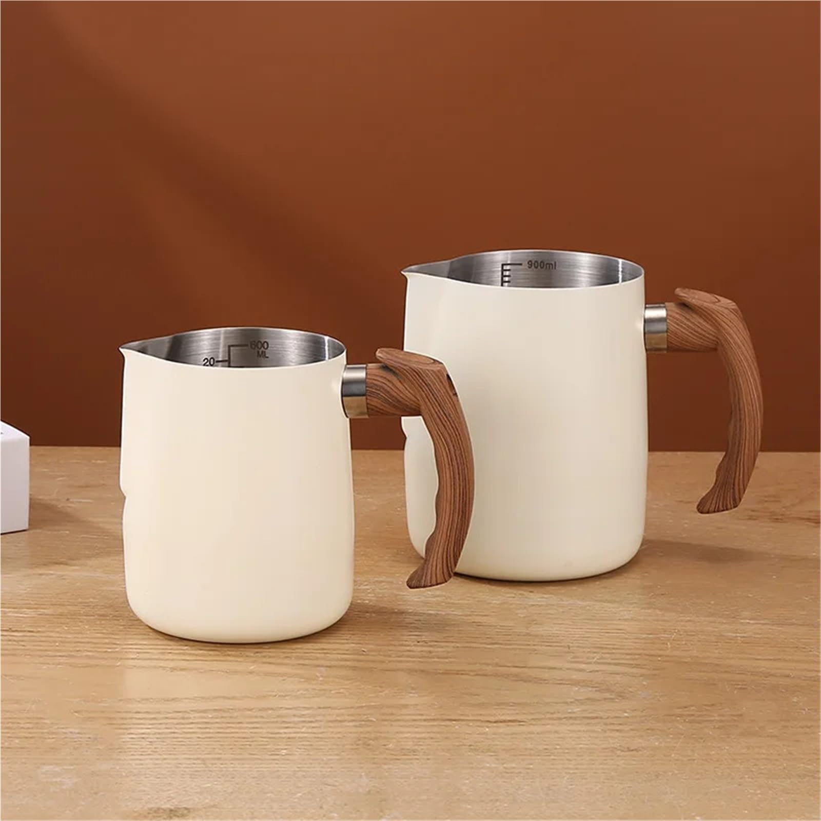 Jarra de leche antiadherente de acero inoxidable, taza de flores, jarra for espumar leche al vapor, olla for leche, taza de café expreso Para café(White,1000ml)