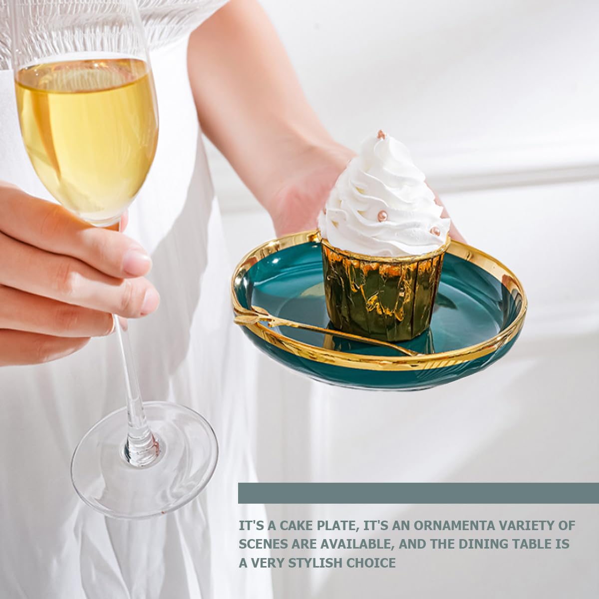 DOERDO Présentoir à gâteau avec dôme, plateau de service en céramique avec dôme en verre transparent, pour macaron, fromage, desserts, 15,2 x 12,9 cm, vert