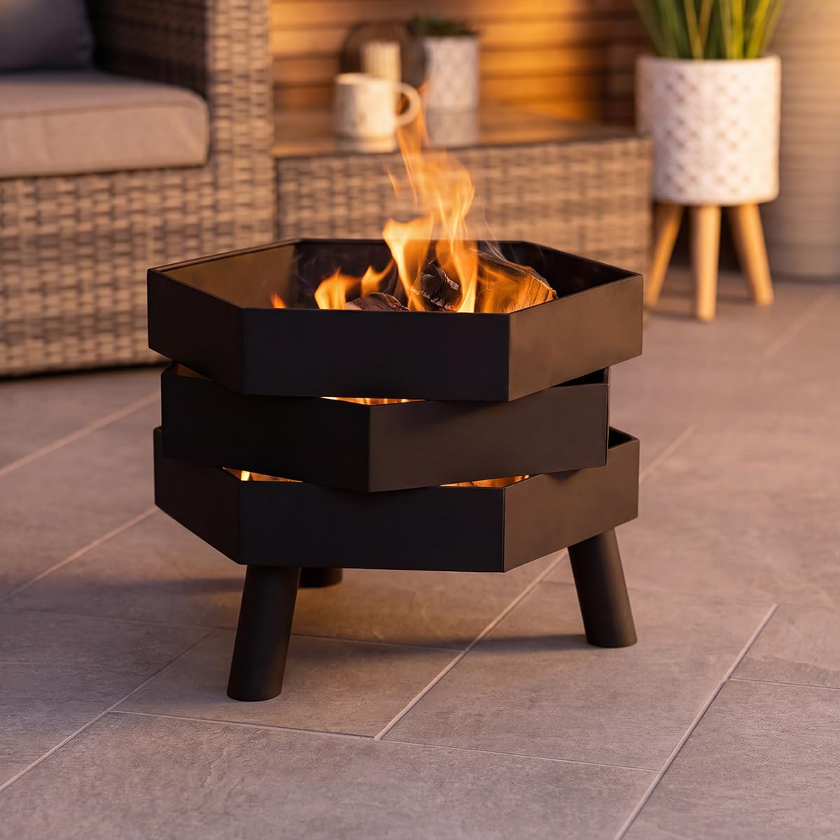 CHARLES BENTLEY Brasero Hexagonal Moderne 46cm, Acier thermolaqué Noir, résistant à la Chaleur et Rouille, avec tisonnier, Design Contemporain (46x46x35.5cm)