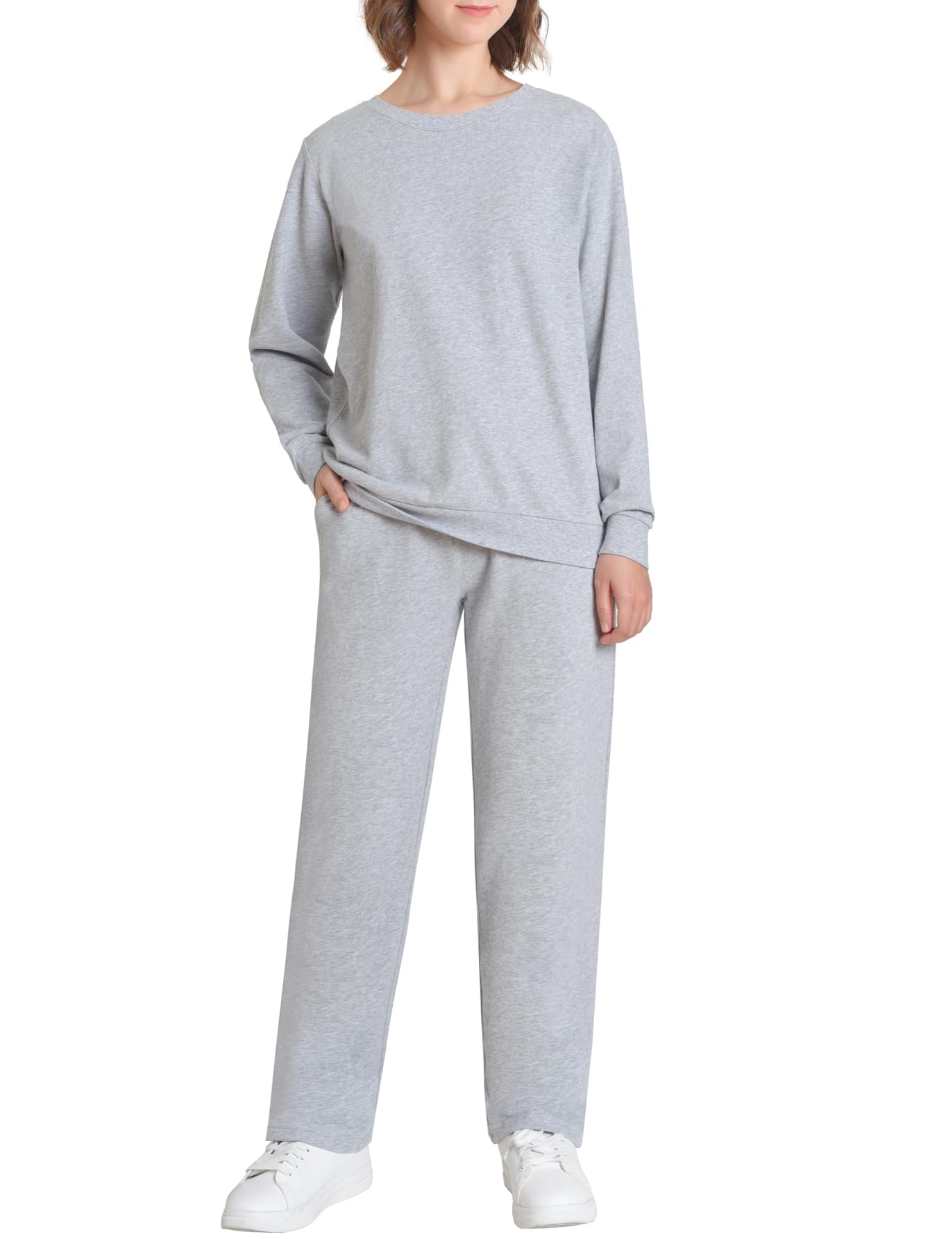 Weintee Women's Petite Sweatsuits 2 Piece Set Sweatpants and Sweatshirt Jogging Suits