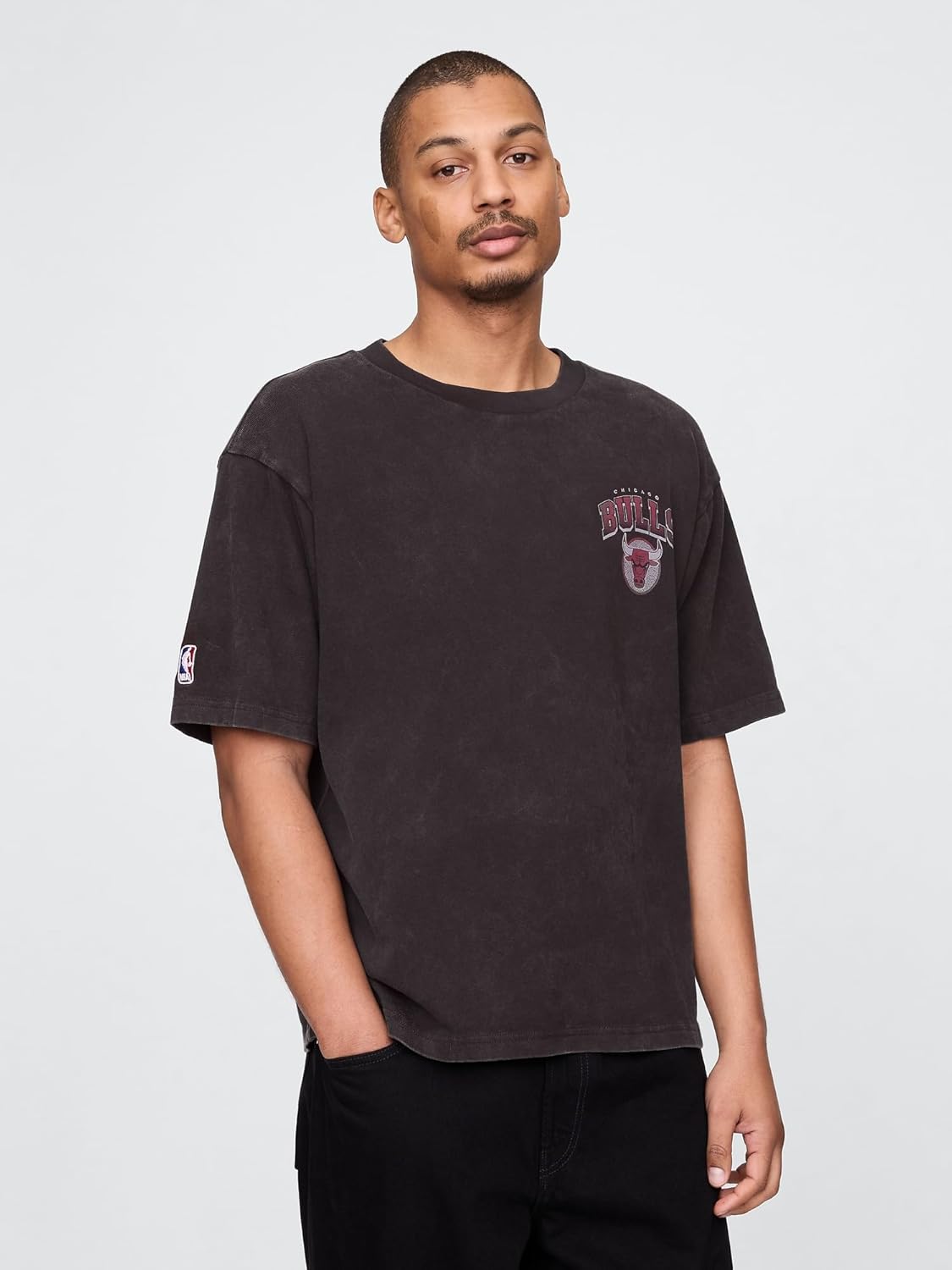 GAP Men's x NBA Graphic Logo T-Shirt - Image 3