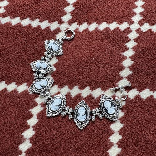 Bracelet camée dame médaille émail et bijoux rétro chic tendance