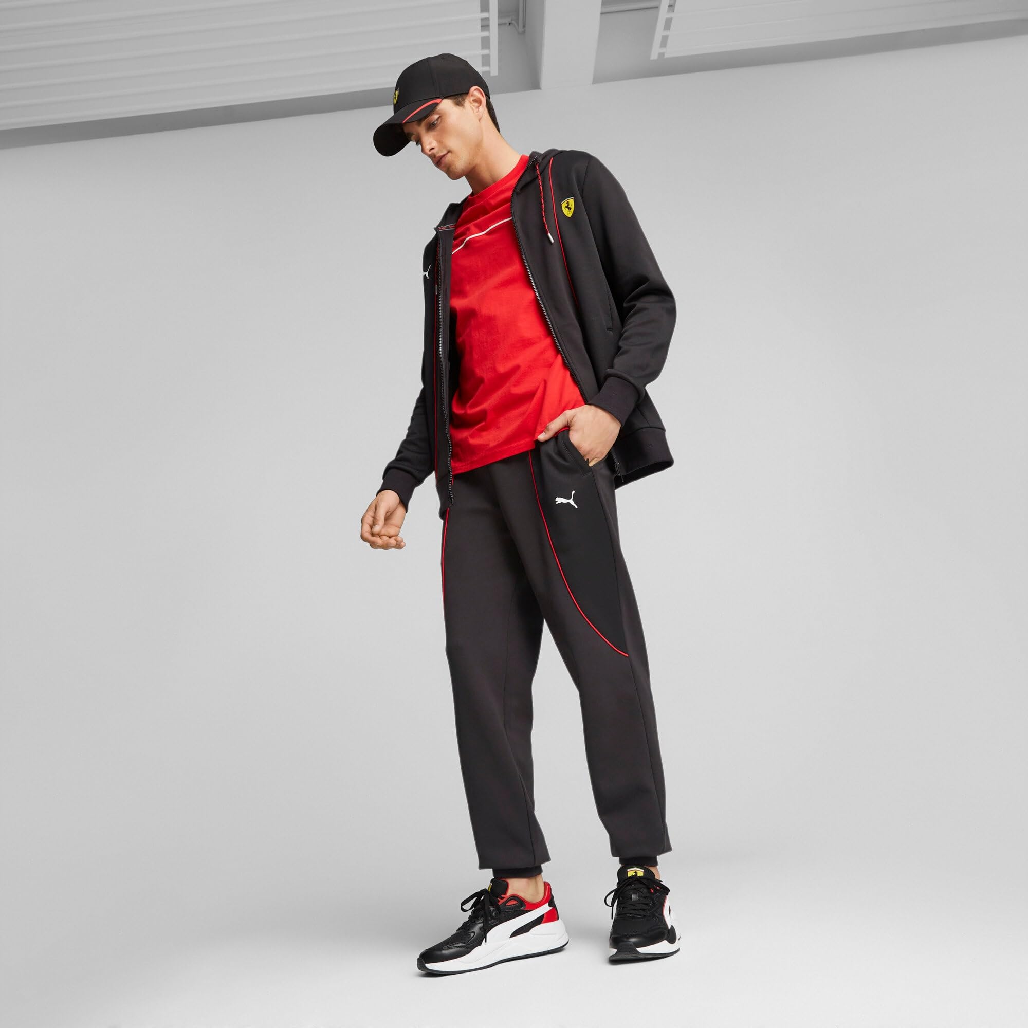 PUMA Veste de survêtement à Capuche Scuderia Ferrari Race M Black