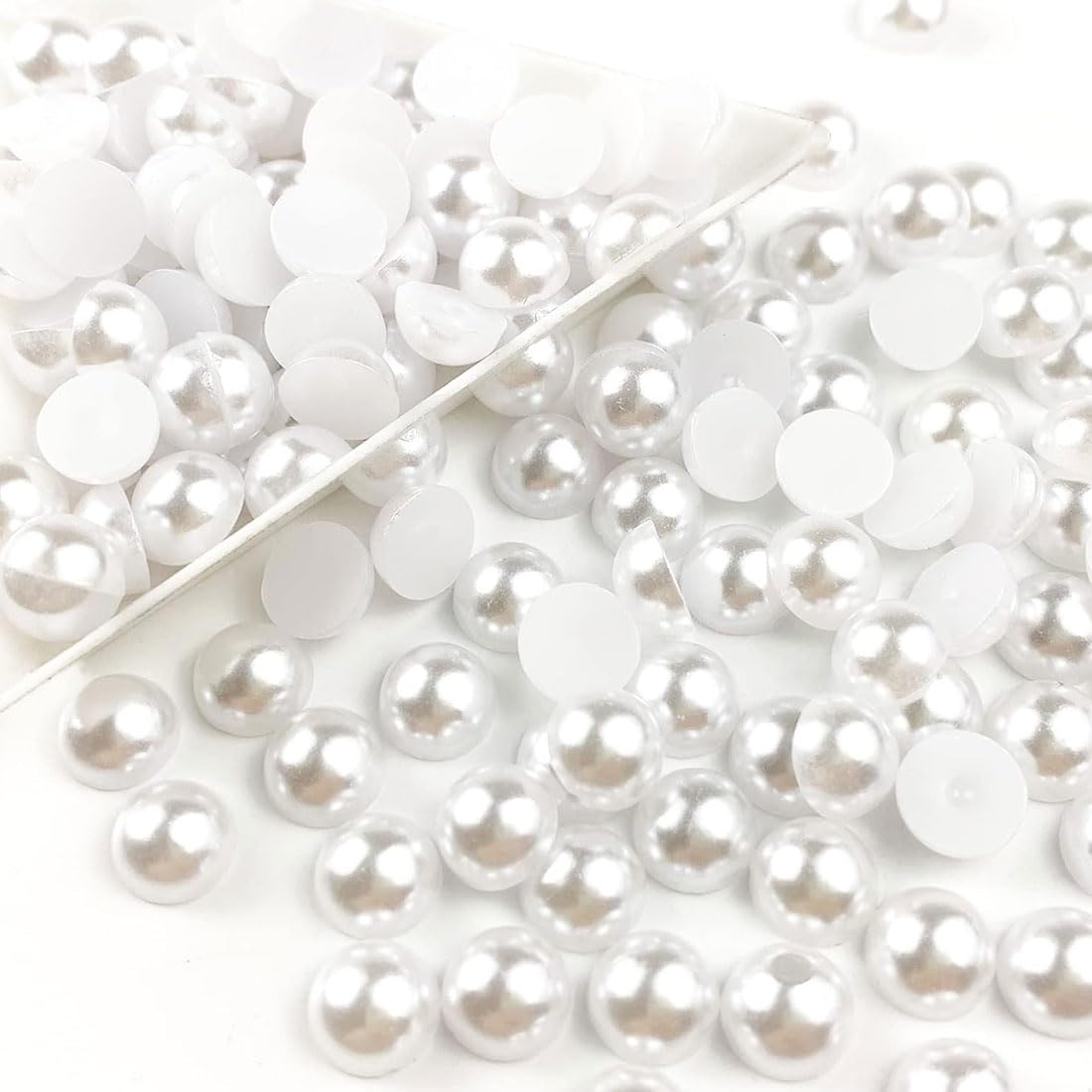 YOCDNOV 1 doos witte halfronde kralen - kralen met platte achterkant om te knutselen, kleine losse kralen voor doe-het-zelf halskettingen, armbanden, trouwjurken, nagelkunst maken (1,5/2/3/4/5/6 mm