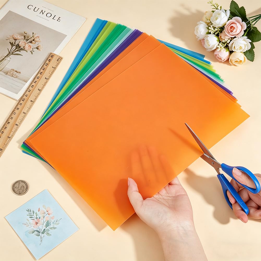 BENECREAT 24pcs 6 Couleurs Feuilles en PVC Souple Plastique Flexible 30x21cm A4 Feuilles Plastique Translucide Givré pour Artisanat Fenêtres Cadres Photo Projets d Affichage DIY