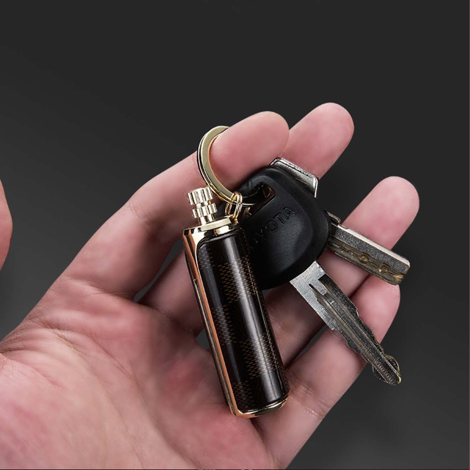 4PCS Metal Match Briquet Portable Keychain Kérosène Briquet Rechargeable pour Extérieur Camping Randonnée, Idées Cadeaux Homme
