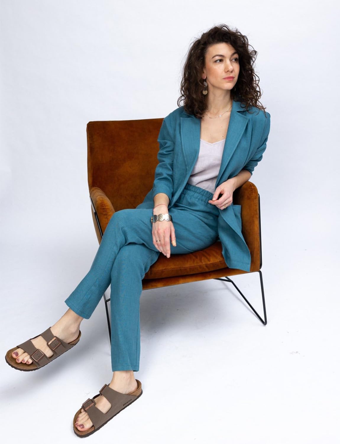 Donna Tuta in Lino 2 Pezzi con Un Bottone, Giacca e Pantaloni per Un Abbigliamento da Lavoro Casual.