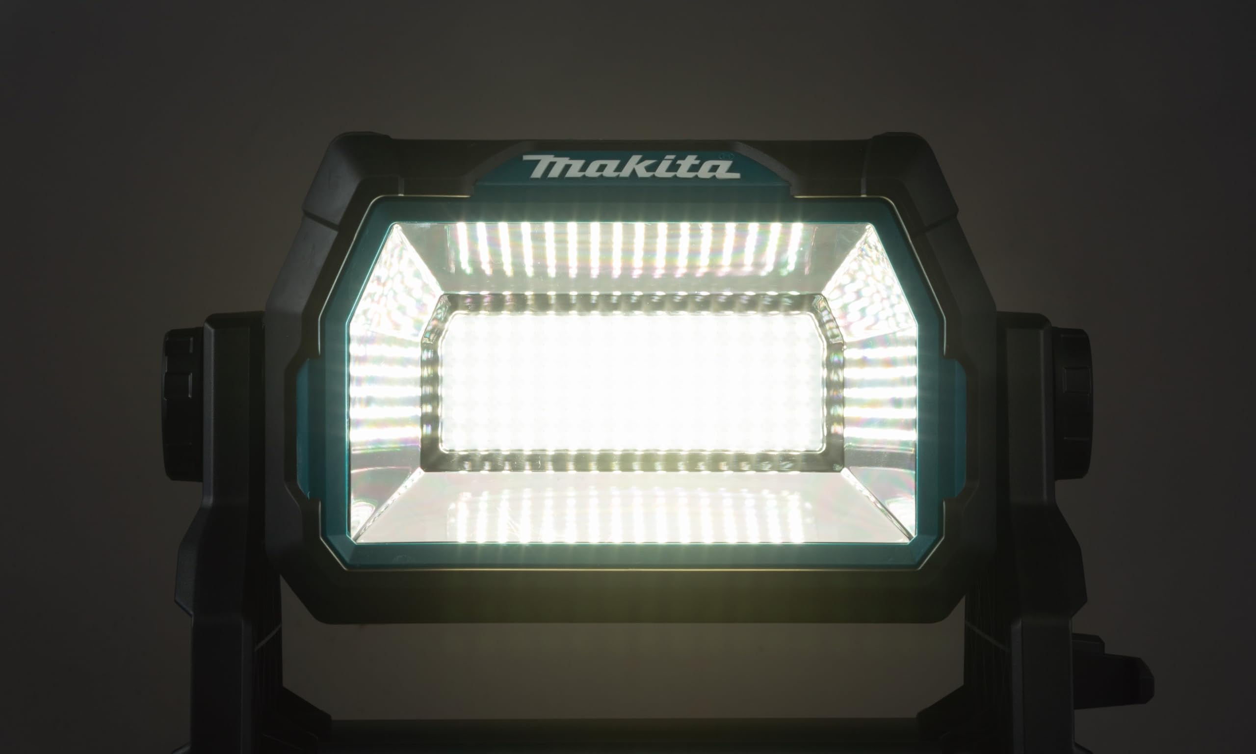 Makita DML809 LED-Baustrahler 14,4V-18V, 230V (ohne Akku & Ladegerät)