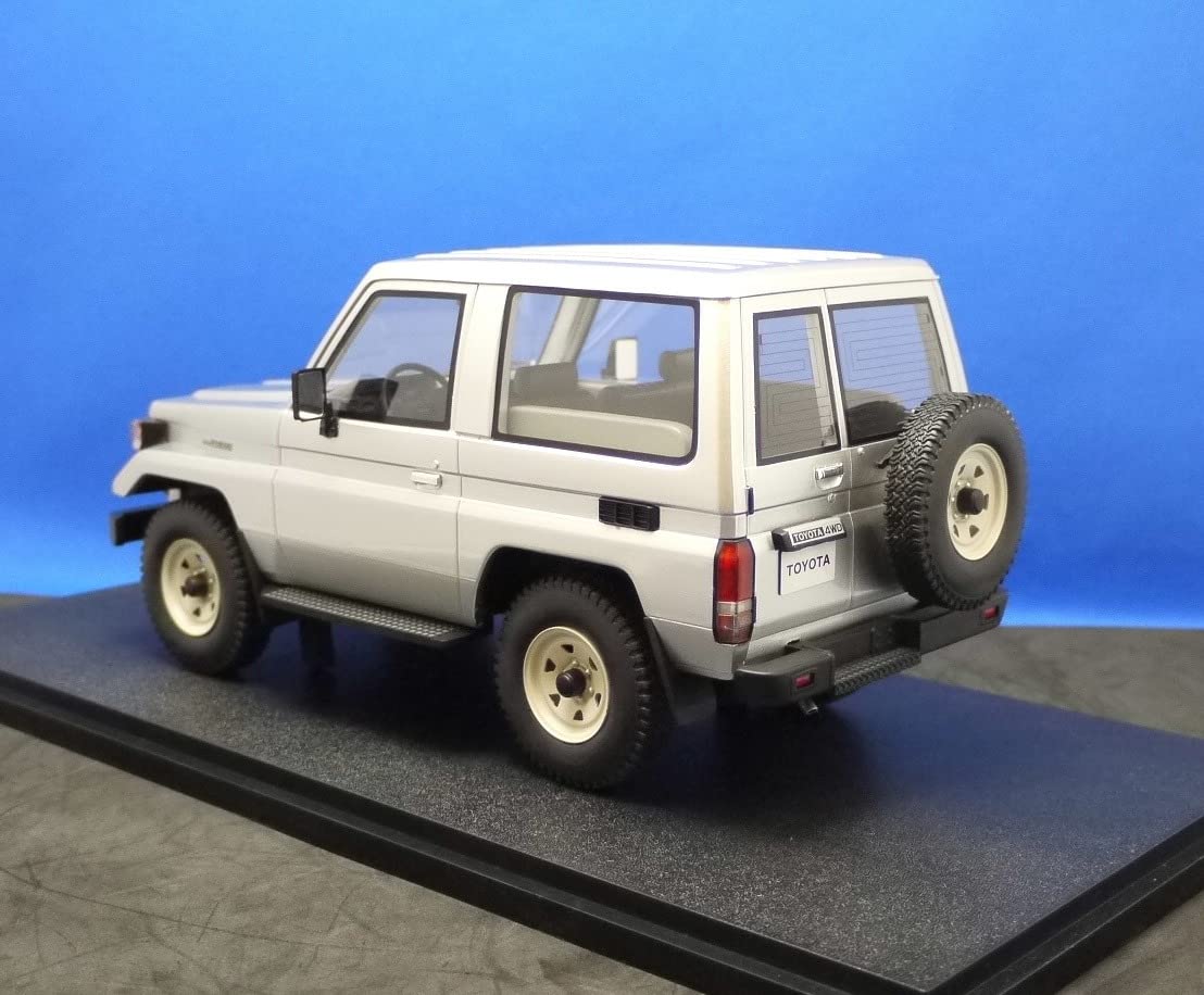 Amazon | 1/18 CULT ミニカー ランドクルーザー(BJ70) シルバー