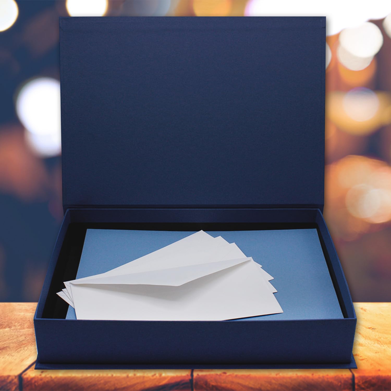 NEUSER PAPIER Pudełko na prezent z pokrywką na zawiasach – 4 sztuki – DIN A5 – powlekane w kolorze ciemnoniebieskim – wewnątrz czarne kaszerowane – 245 x 165 x 65 mm – pudełko do przechowywania