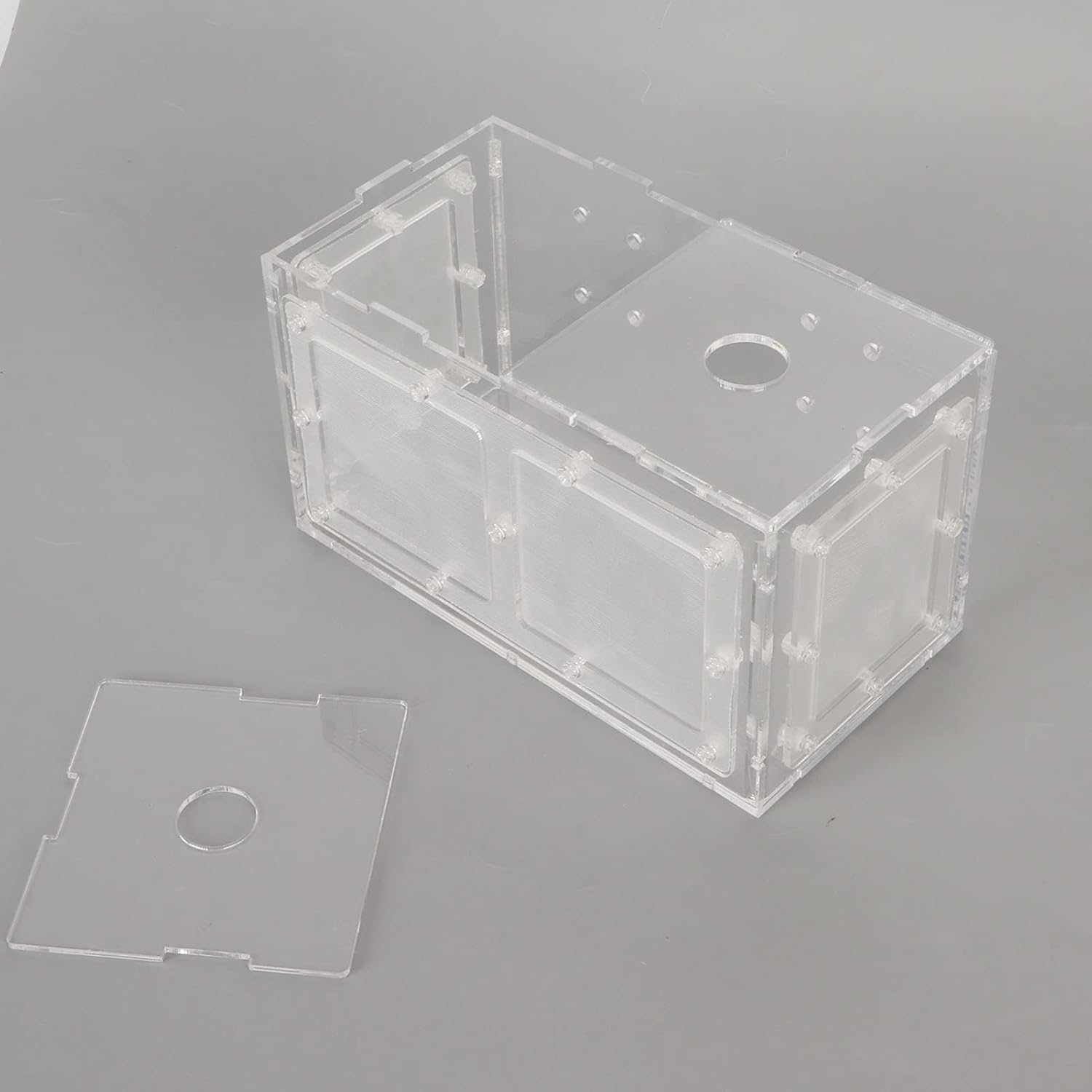 Fish Breeding Box | Transparent Acrylic & Mesh Sides for Water Flow | Aquarium Hatchery & Isolation for Small Fish/Eggs/Fry | Adjustable Hooks for Tank Wall (17 * 9 * 10CM)