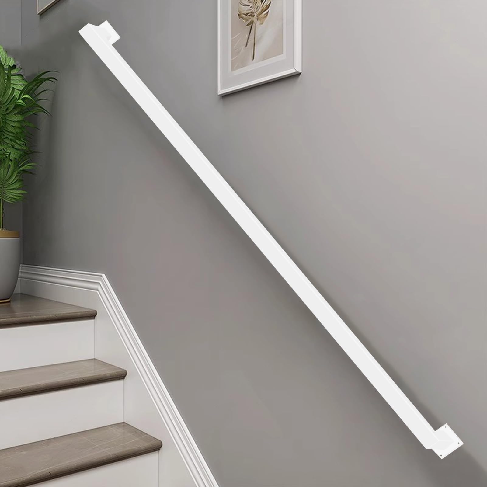 Rampe d'escalier en métal pour aider les seniors à monter les marches de la maison