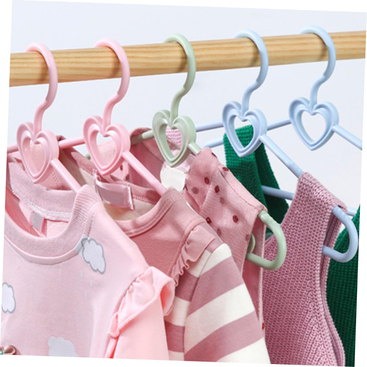 Toyvian Kleiderbügel Platzsparend aus Kunststoff für Kleinkinder 20 Stück Nass und Trocken Verwendbar zur Maximierung des Kleiderschrankbereichs für Babys und Kinder