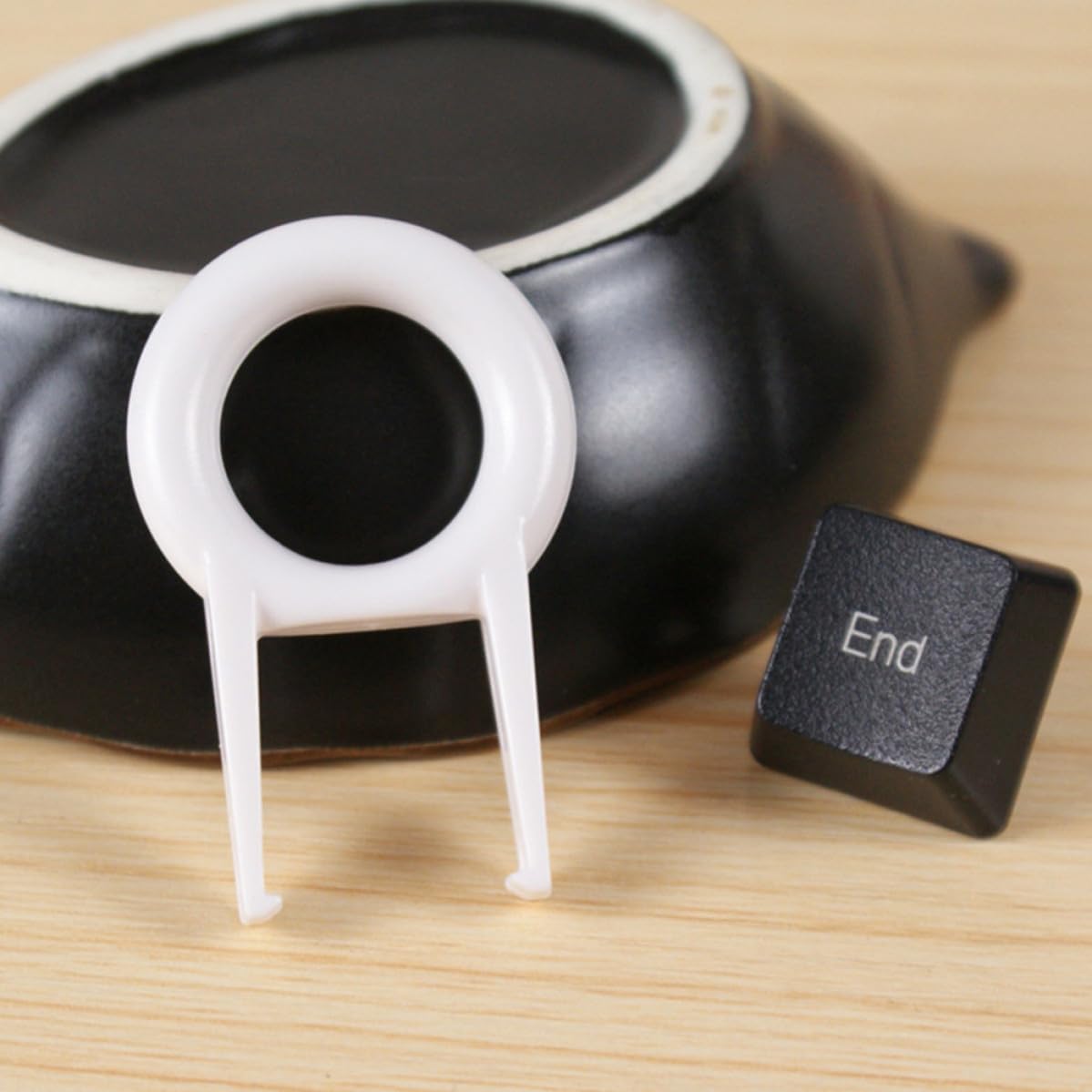20pcs Plastic Clips for Mechanical Keyboard Cleaning