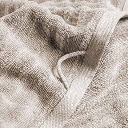 Pure Label Badetuch - 8er-Pack 70x140cm aus 100% Baumwolle - saugstark, schnelltrockend & weich - Duschtücher mit Anhängeschlaufe - Oeko-TEX Zertifiziert - Taupe – Bild 3