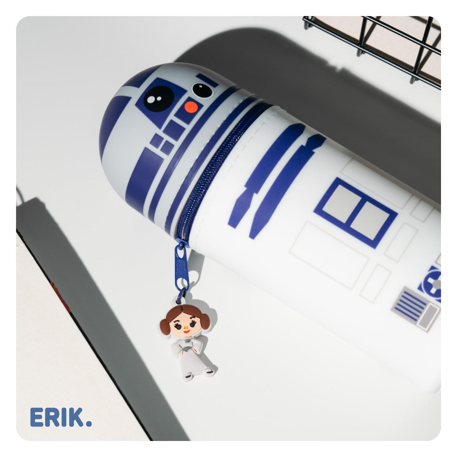 Grupo Erik Astuccio Star Wars R2-D2 3D - Astuccio Scuola Piccolo in Morbido Silicone, Portapenne da Scrivania 2 in 1 | Back to School: Cancelleria Bambino e Bambina, Star Wars Gadget (7 x 18 cm)