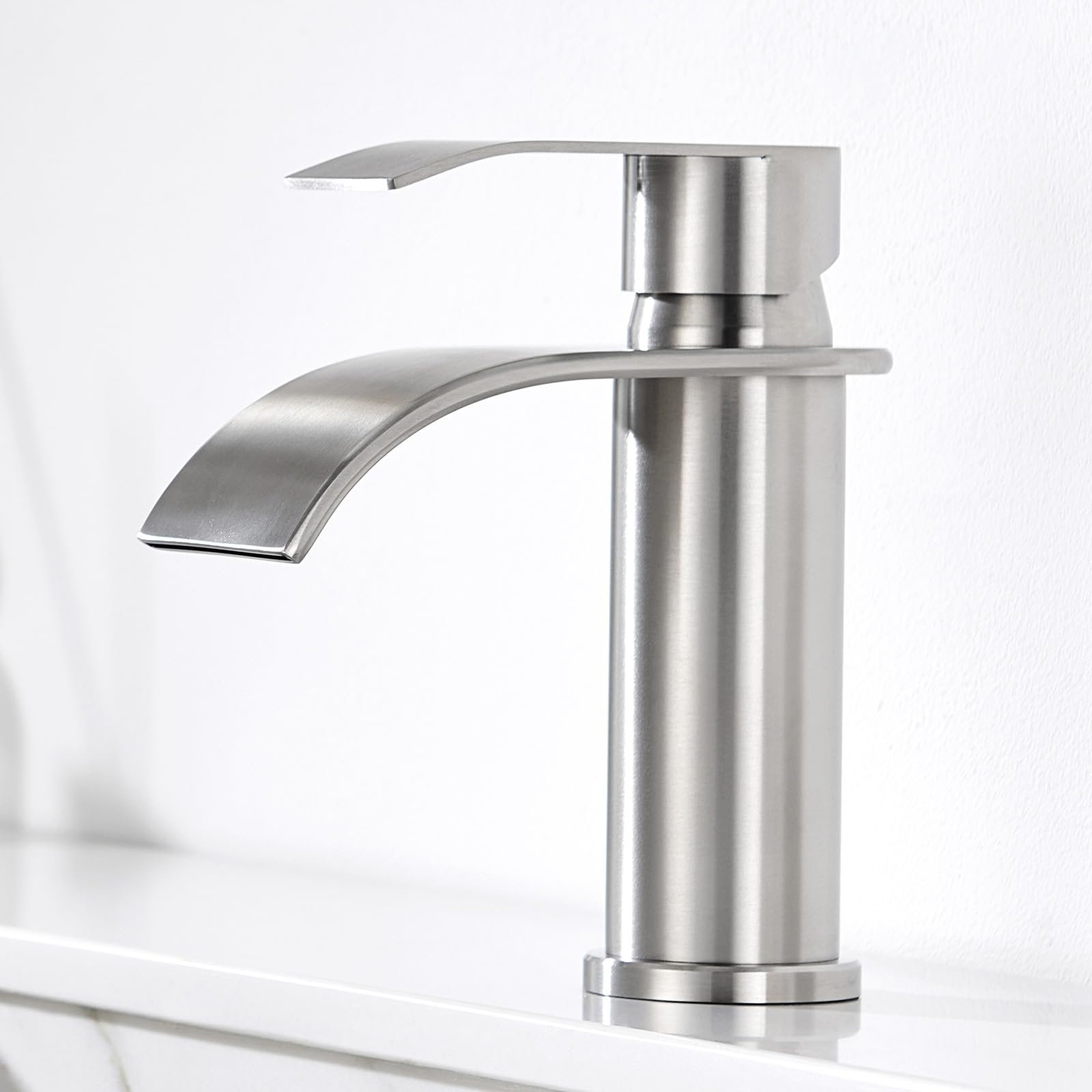 CECIPA Rubinetto Bagno Lavabo Spazzolato a Cascata, Miscelatore Lavabo con Becco Altezza 8,6cm, Rubinetto Lavandino Bagno in Acciaio Inox 304