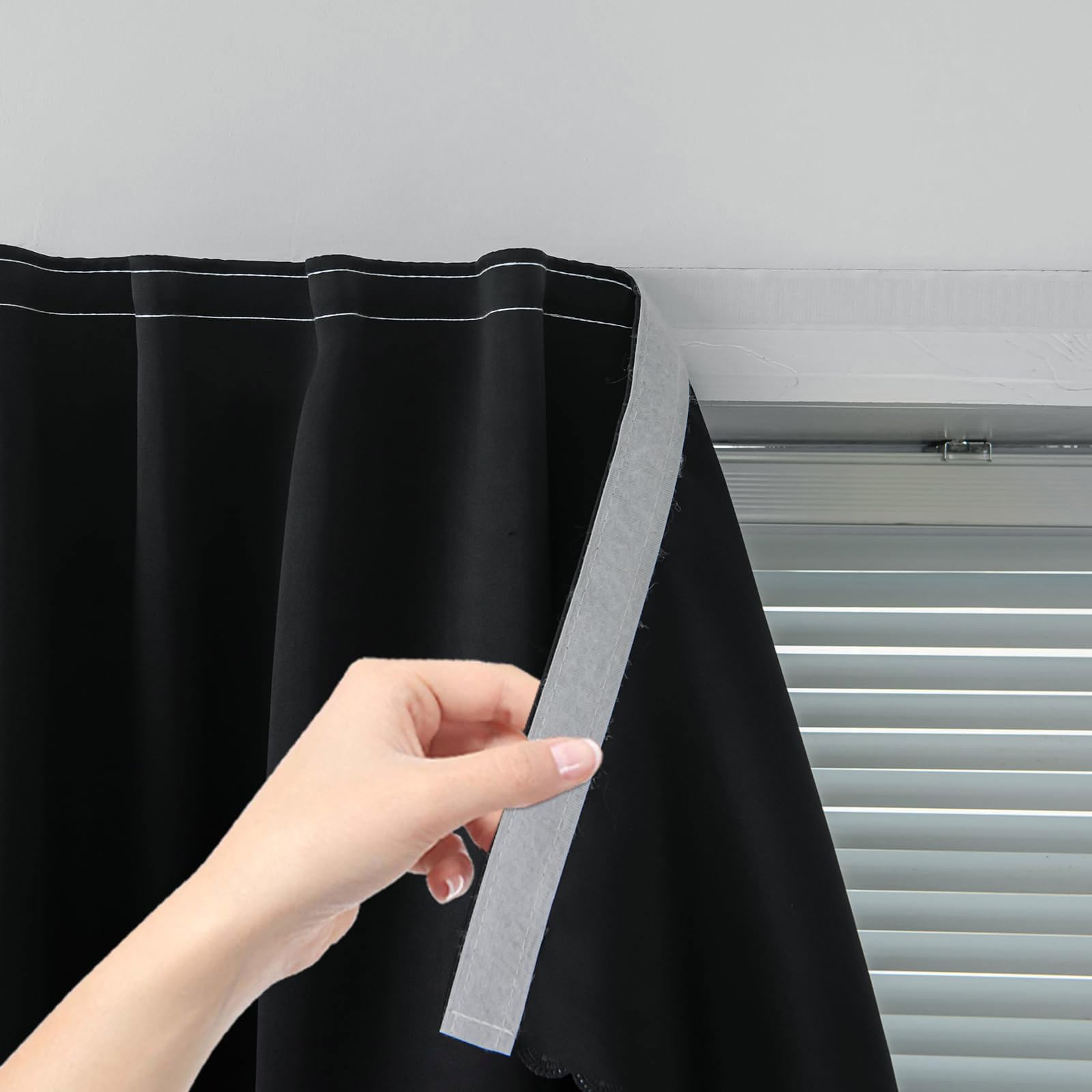 Selbstklebende Verdunklungsvorhänge, Gardinen, Schwarz Blickdicht Vorhänge, Privatsphäre, Thermovorhang Vorhang, Ohne Stange, Bohrfrei, Als Sonnenschutz Fenster Innen für Schlafzimmer und Wohnzimmer