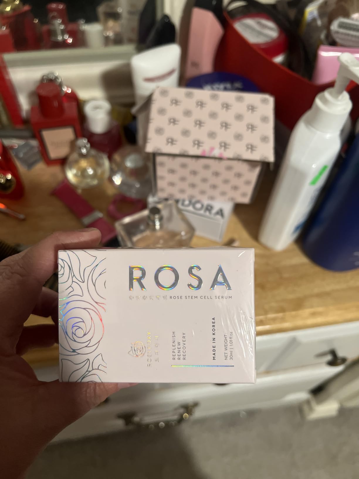 Generic Rosy Foxy Rose Stem Cell Hyaluronic Acid Serum, Rejuvenating Collagen Serum for Fine Lines and Wrinkles, Hydrating and Even Toning - VEGAN FORMULA - Suitable for All Skin Type - 30 mL - Made in Korea