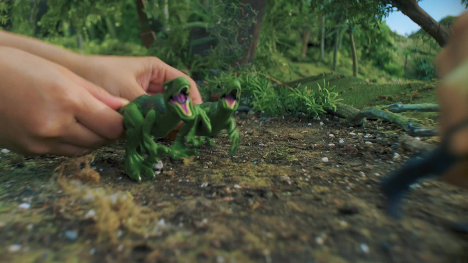 Jurassic World Thrash 'n Throw Tyrannosaurus Rex Figure, Figures