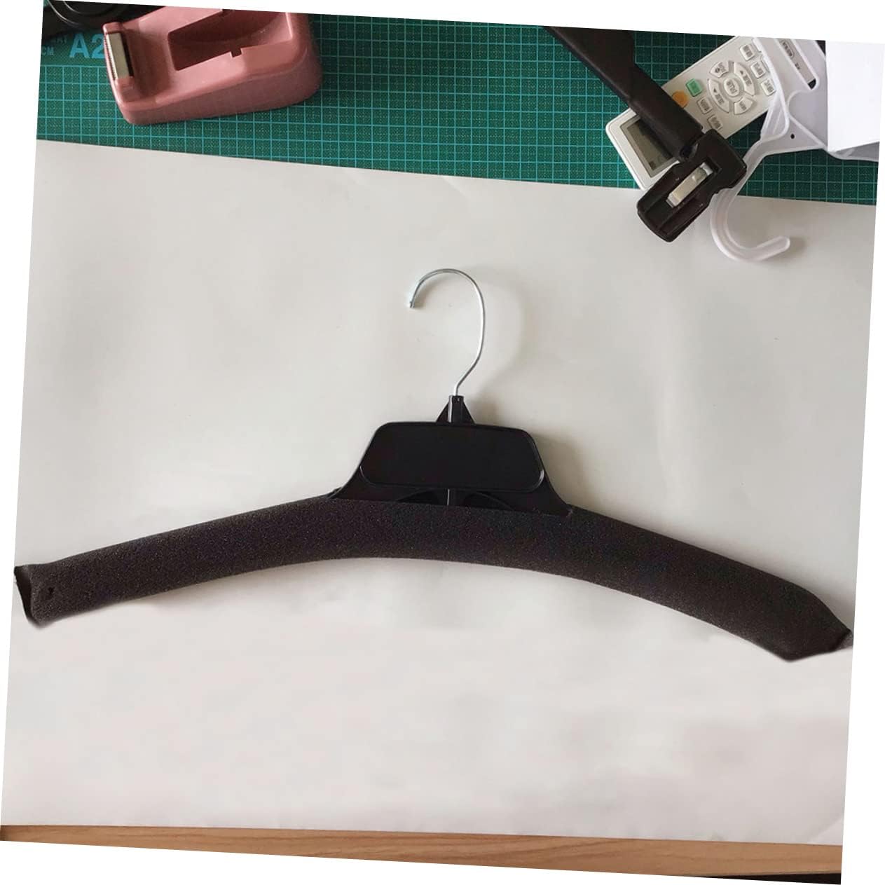 40pcs Slip Sponge Hanger Covers for Clothing Protection Non Slip Design Fits Hangers Scratch Resistant for Home Organization