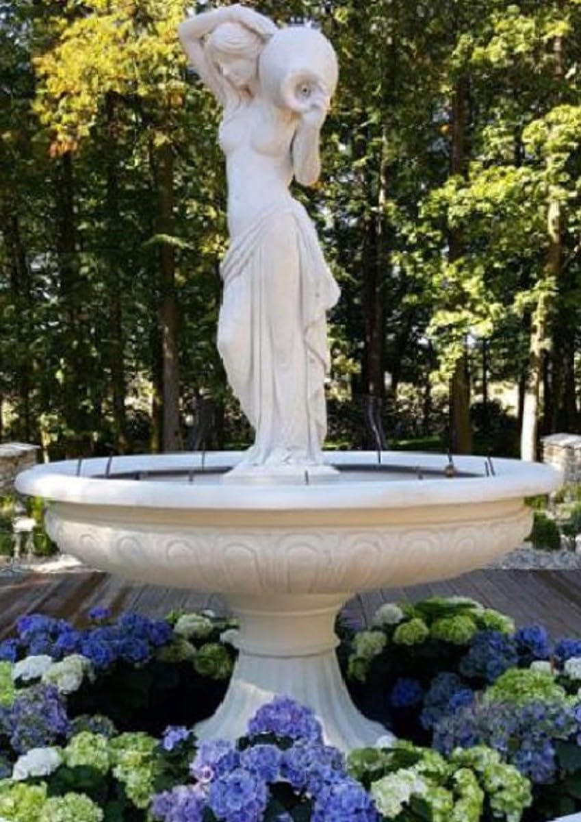 Casa Padrino Fontana Barocco Donna con brocca Bianco Ø 150 x A. 235 cm - Magnifica Fontana da Giardino in Stile Barocco - Fontana Rotonda da Giardino in Pietra - Accessori da Giardino Barocco