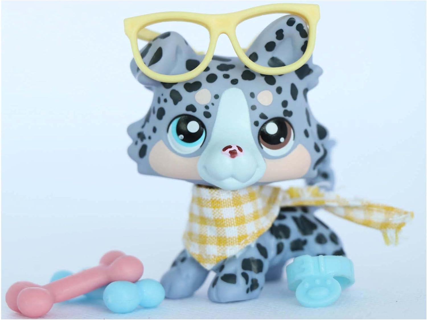 LPSLOVER QA LPS Dot Collie Spot marrón y gris diferentes ojos perro cachorro colección de figuras de OOAK personalizadas con accesorios, juego de regalo para niños y niñas (punto collie)