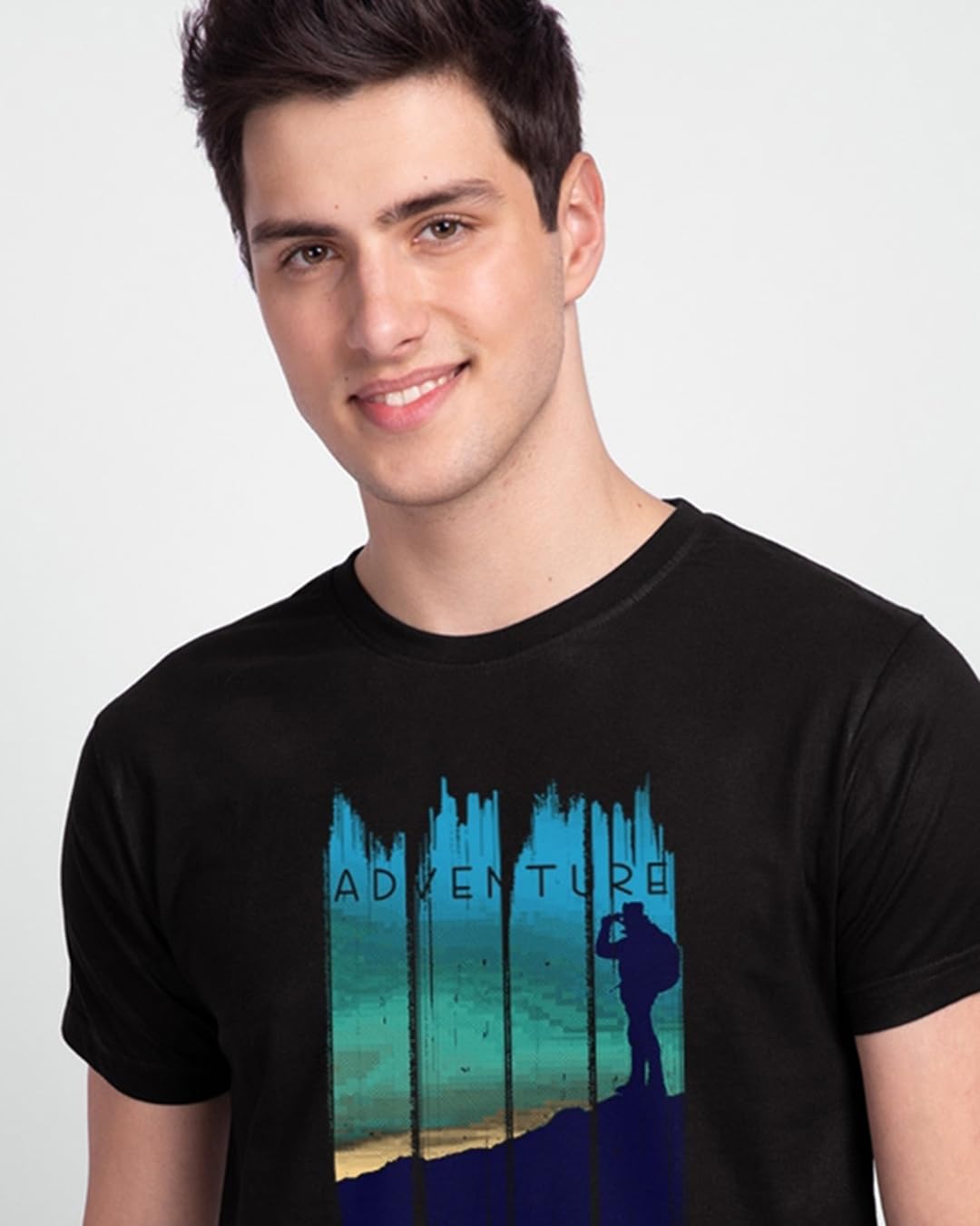 Bewakoof Camiseta estampada 100% algodón para hombre, ajuste regular, cuello redondo, media manga, negro, 48