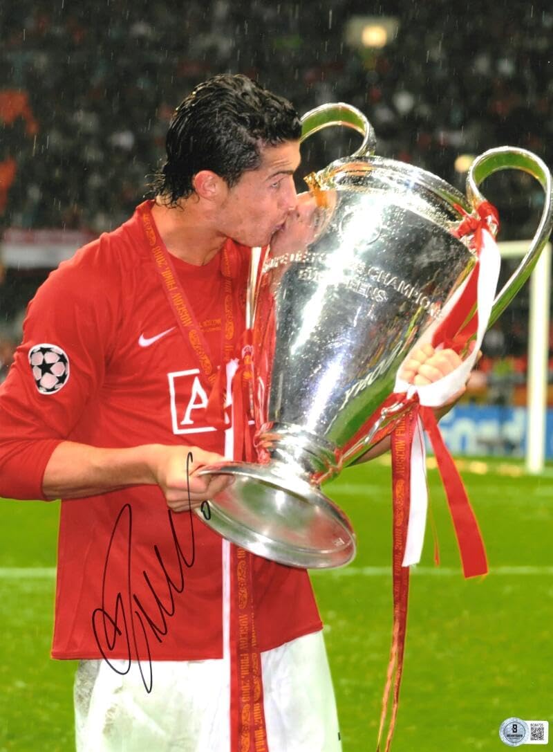 Cristiano Ronaldo Signed Photo 12x16 Beckett Authentication