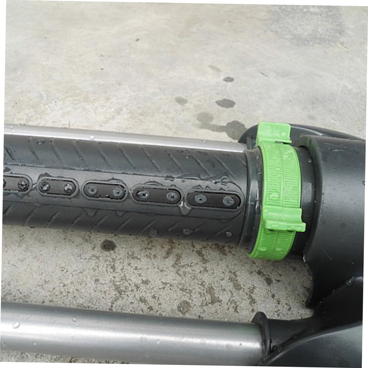 Irrigatore Rotante Automatico da Giardino 1 Pezzo Plastica Metallo Nero | Oscillante per Prato, Rapido Bagnamento del Terreno, Copertura Ampia, Uso su Piante