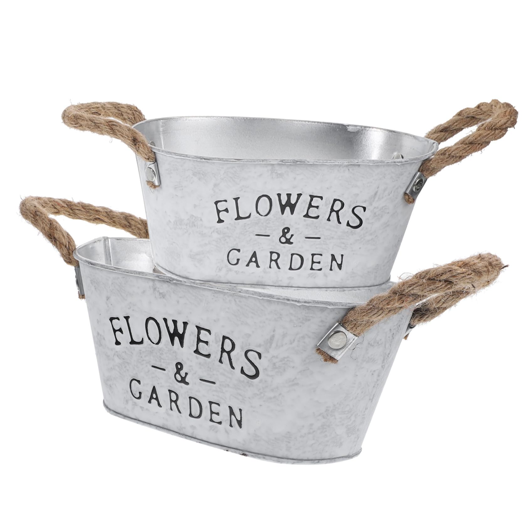 Pots de fleurs vintage argentés pour aménager un jardin d'hiver sur un balcon couvert