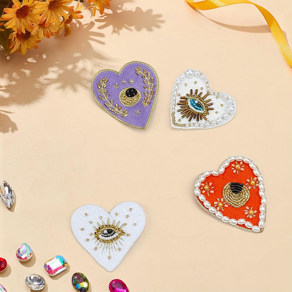MAYJOYDIY 4 toppe con perline a forma di cuore con occhi malvagi, 4 stili, ricamate a mano, con strass, da cucire, per vestiti, jeans, giacche, borse, scarpe