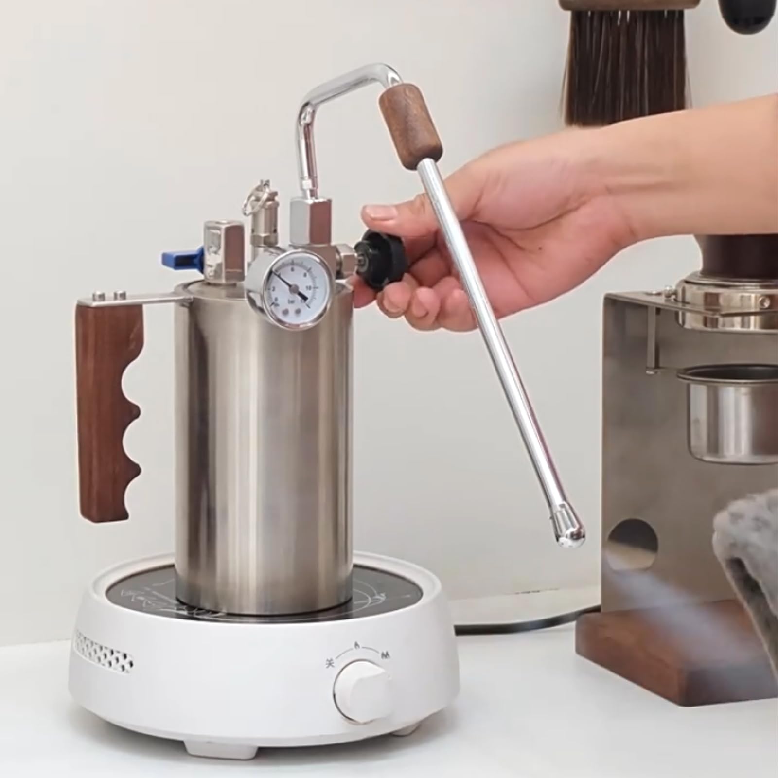 Schiumatore per Latte Commerciale, Macchina per Schiumare Acqua Bollente a Vapore da 4 Bar, con Ugello a 3 Fori E Manometro della Pressione dell'Aria, Bollitore da 500 Ml