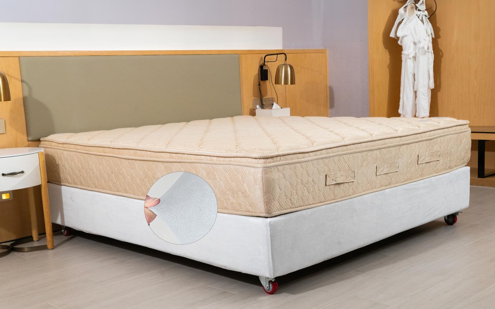 DUJUIKE Cubre Somier para Cama, Alternativa a la Falda de Cama Tradicional Totalmente elástica, Cubre Canapés para Somier, fácil de Instalar (Queen Bed Width:150-160cm, Blanco)