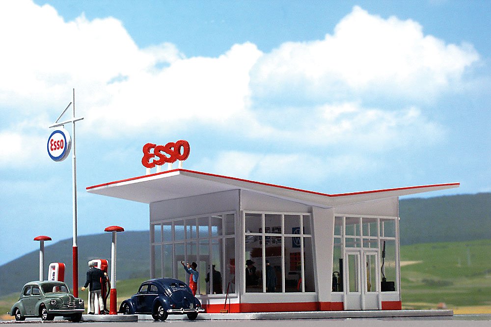 Busch 1005 Gas Station 1950s ESSO HO Scale Building Kit