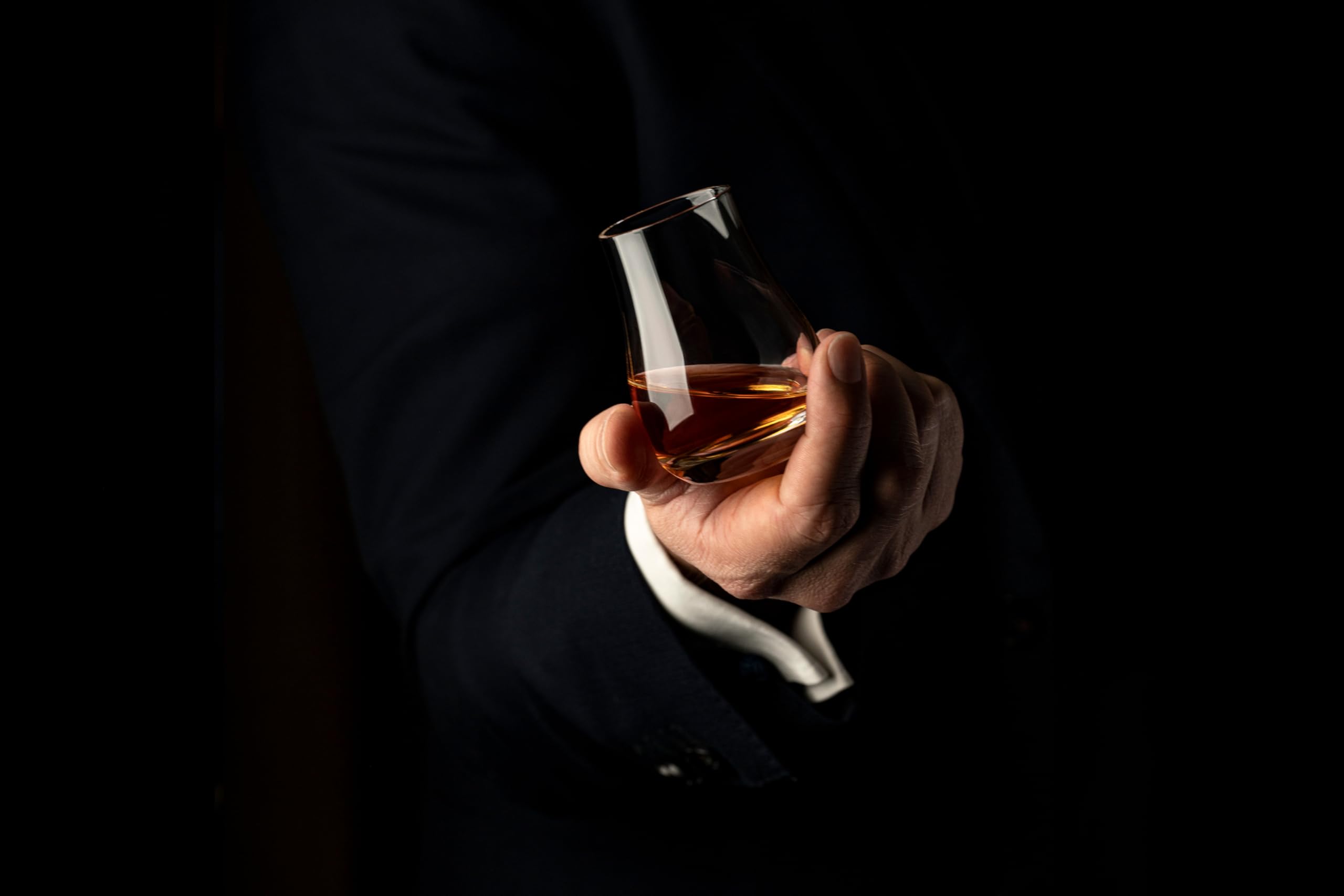 Whiskey, Scotch, Bourbon Professionelle Tasting und Nosing Gläser | 6er Set | 100 ml Kristall Whisky Tumbler Verkostungsgläser für Rum, Gin, Likör | Whiskeygläser Geschenkset für Männer