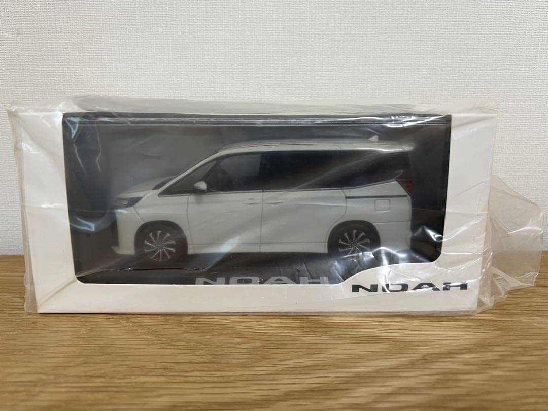 Amazon.co.jp: 新型ノア NOAH SZ フィギュア ミニカー : おもちゃ