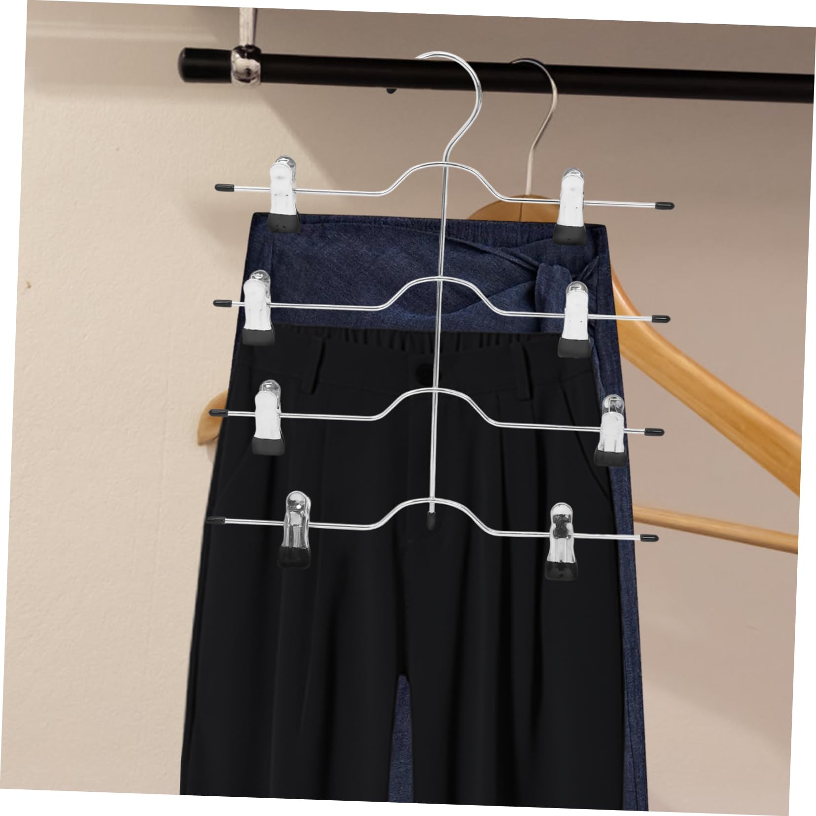 TOPBATHY 4 Pezzi Grucce per Pantaloni con Clip, Salvaspazio, 4 Strati, in Acciaio ad Alto Manganese, Nero, per Armadio e Capi senza Pieghe