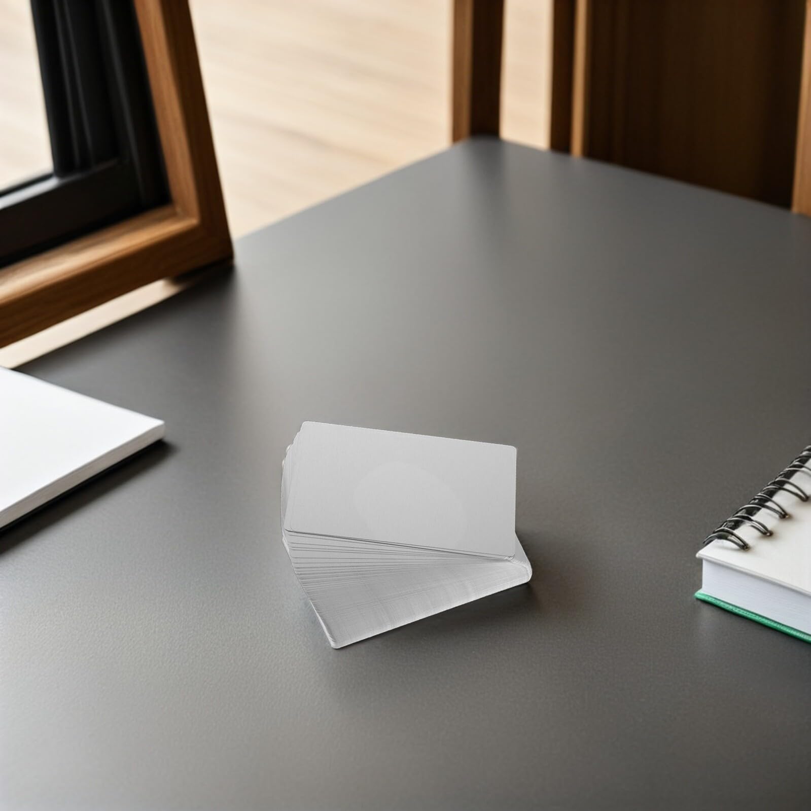 DOITOOL 200 Placas de Aluminio en Blanco para Tarjetas de Visita Grabado Láser de Precisión, Aleación de Aluminio Plata, Ideales para Profesionales de Oficina y Aficionados al Grabado