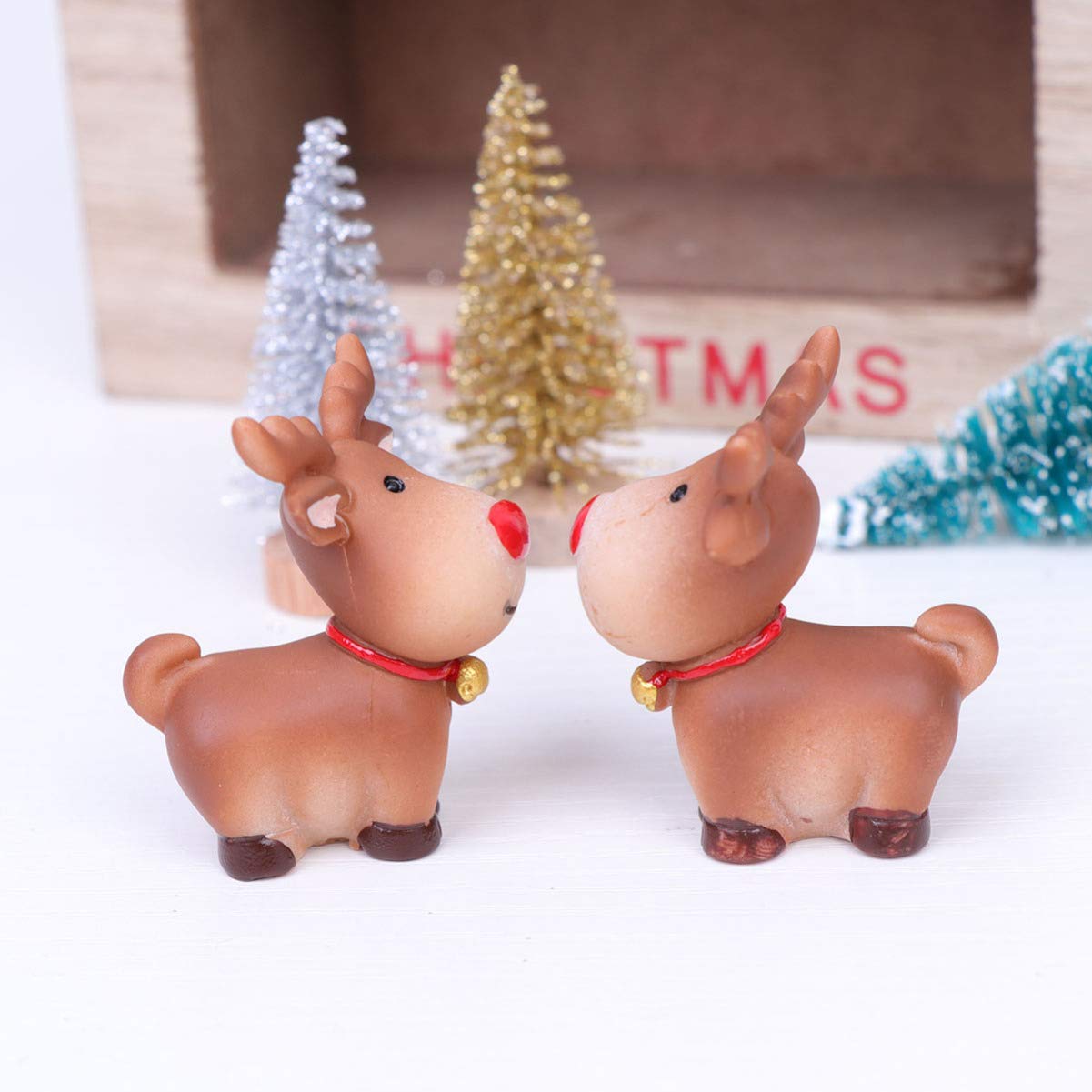 Housoutil 5piezas Adornos De Trineo De Alces De Resina Mini Adornos De Ciervo para Escritorio Decoración Navideña para Dormitorio y Sala De Estar para Fiesta Navideña