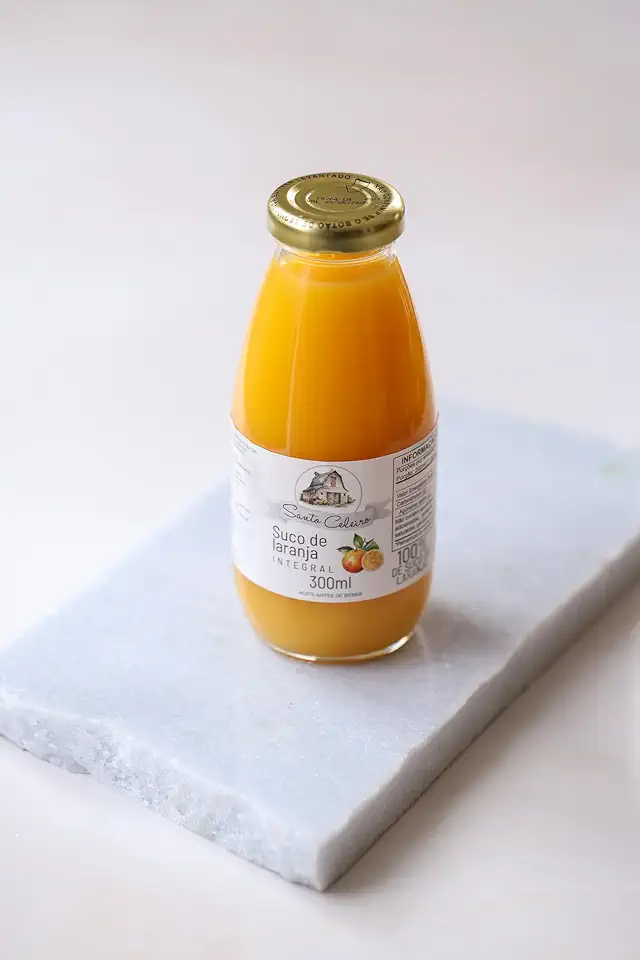 Kit com 12 Garrafas – Suco de Laranja Integral 300ml Santo Celeiro – 100% Natural, Sem Açúcar, Sem Conservantes