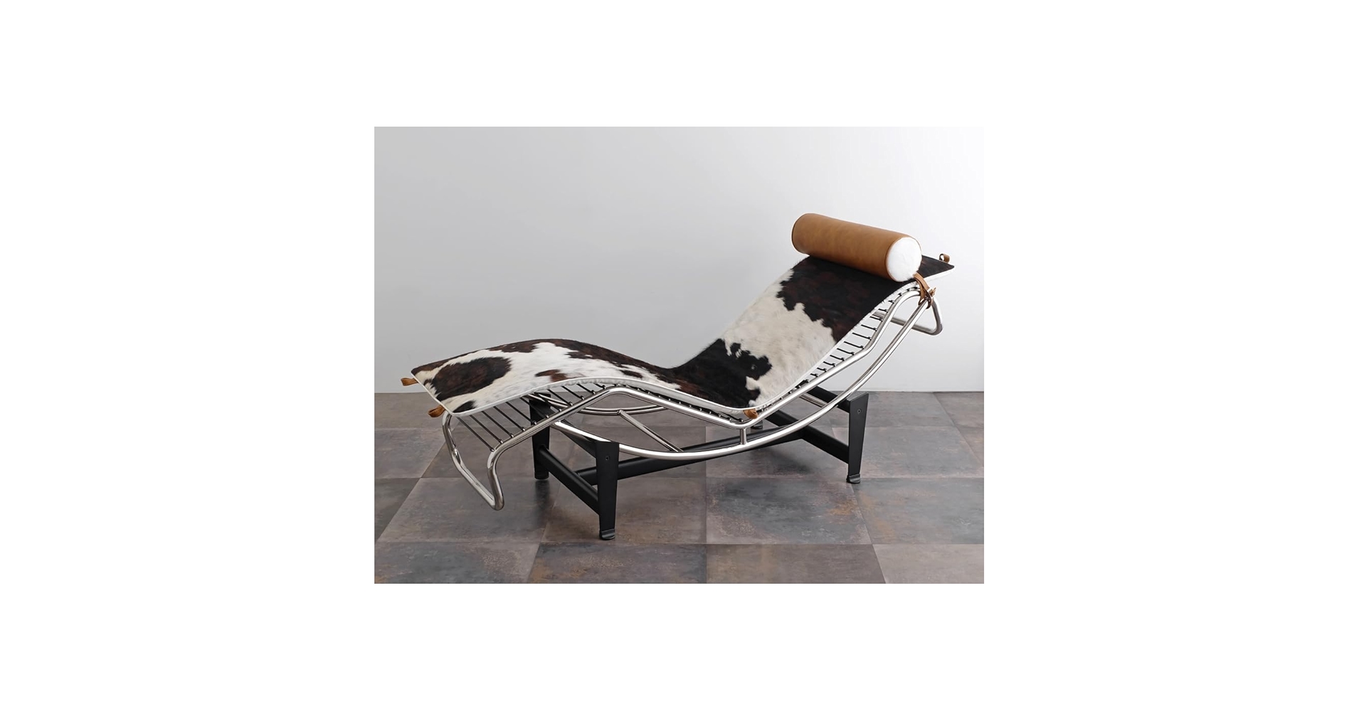 Le Corbusier ル・コルビジェ LC4 シェーズロング カウスキン Amazon｜【一点物】 Le Corbusier (ル・コルビュジエ) LC4 Chaise