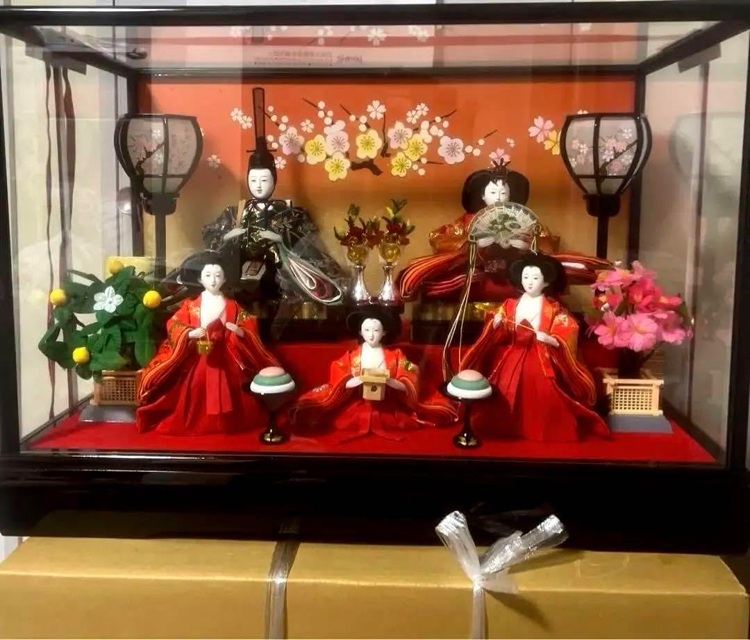 雛人形 三人官女 ぼんぼり.点灯.煌びやかなガラスケース飾り大型配送