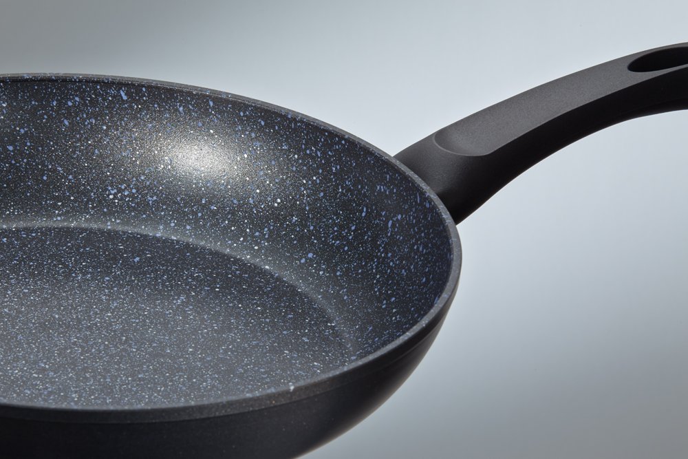 Amazon｜Fissler fl05938424100スターダストpoêle 24 cm｜フライパン