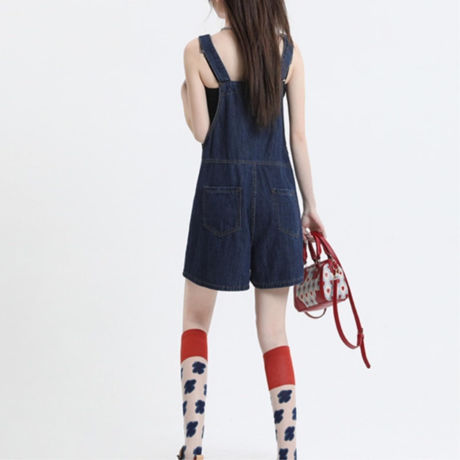 Latzhose Damen Kurz Geschnittene, Gewaschene Jeans Mit Lässig Weitem Bein Und Praktischen Taschen Für Einen Entspannten Alltagslook