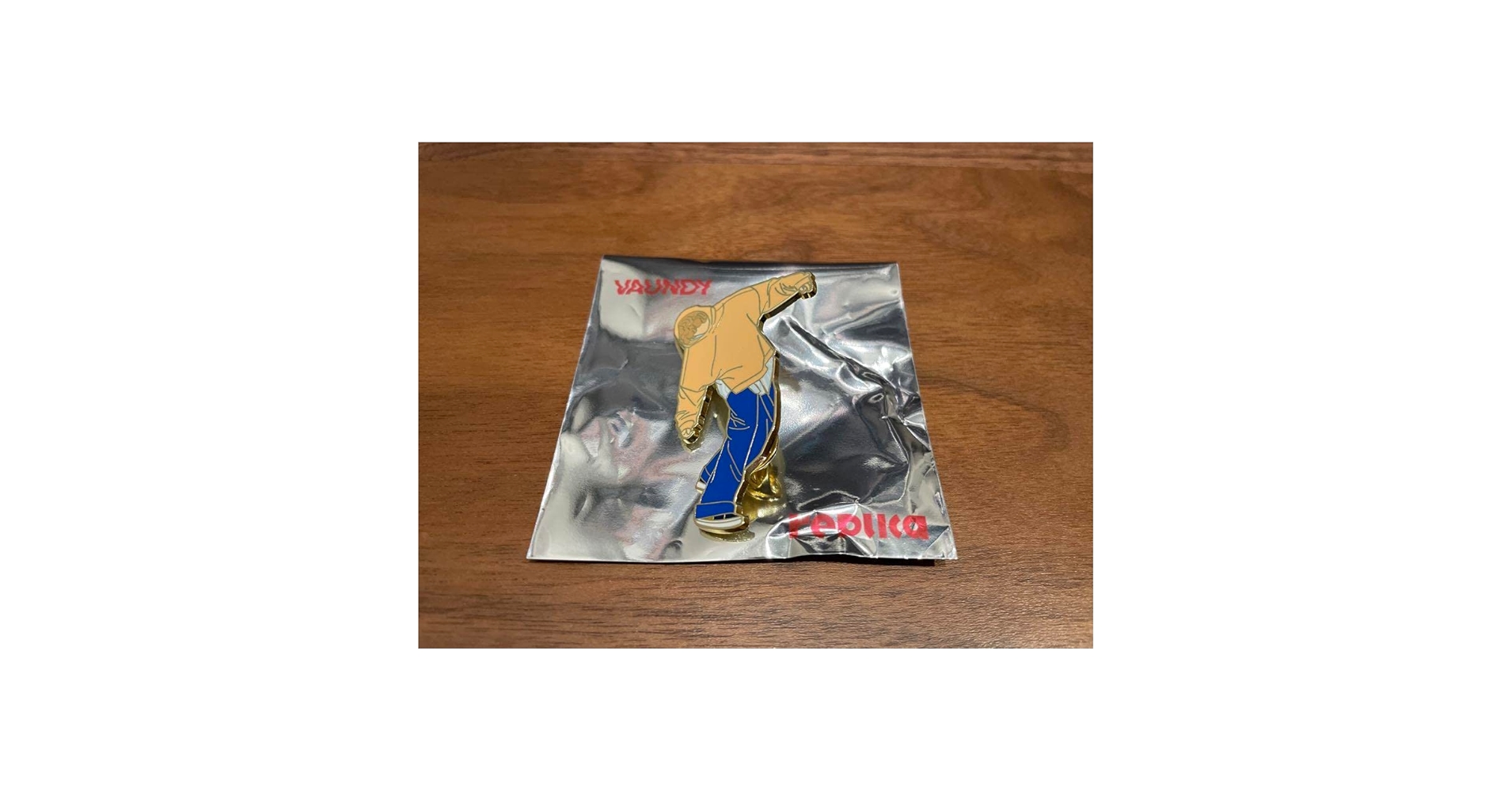 VAUNDY ピンバッジセット　ピンズ2種 VAUNDY グッズ ピンバッジ ピンズ セット 音髭 リストバンド