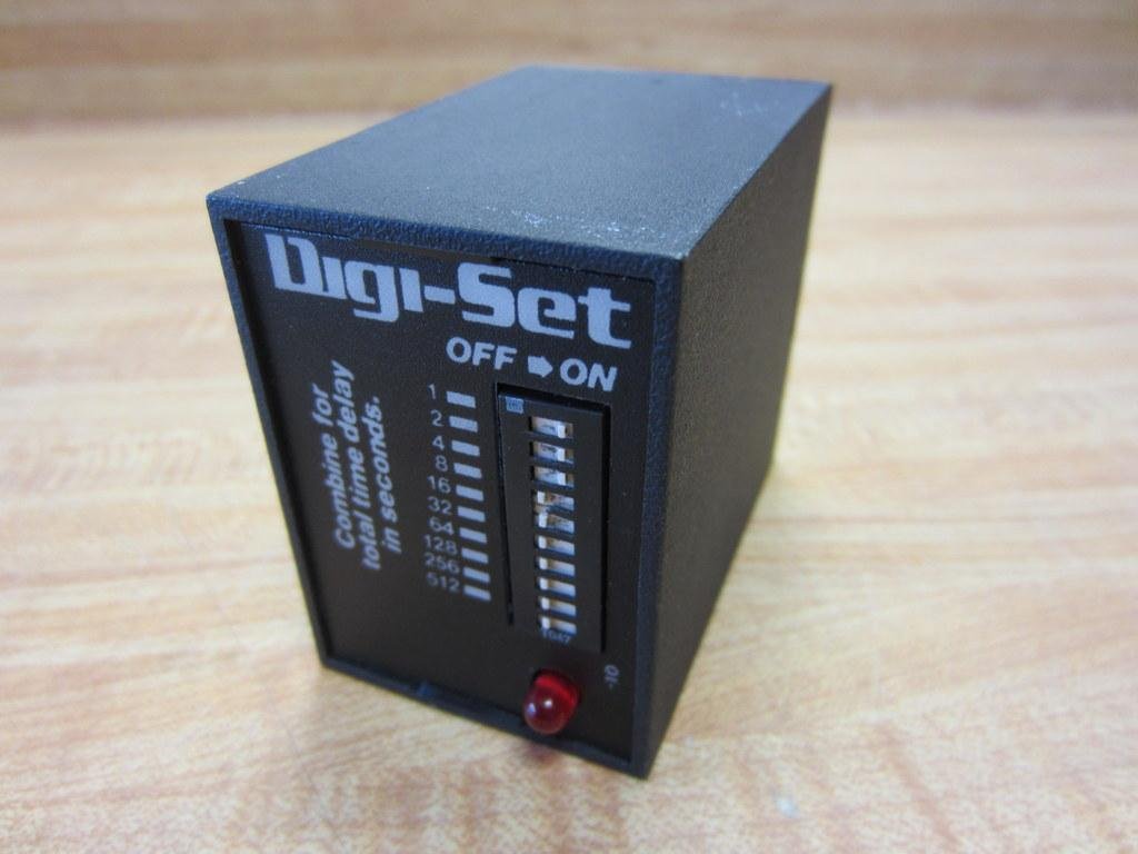 TDB120AL TIME DELAY RELAYNEW IN A BOX